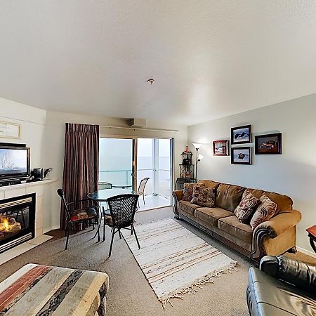 New Listing! Bay-View Beauty With Private Balcony Condo Lincoln City Luaran gambar