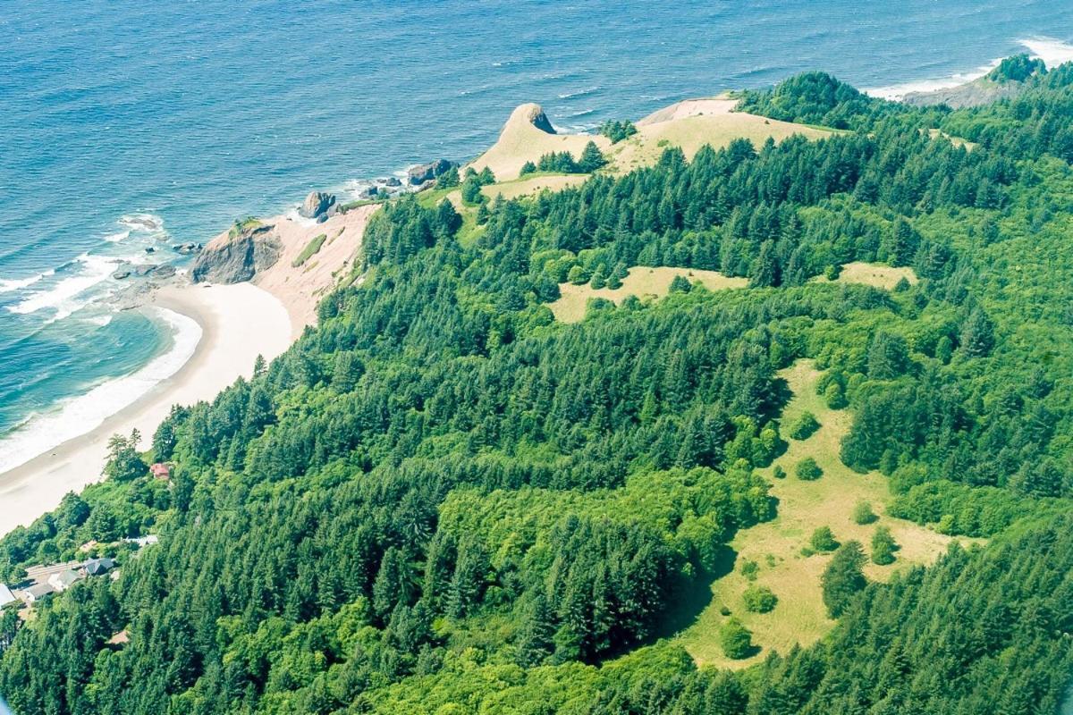New Listing! Bay-View Beauty With Private Balcony Condo Lincoln City Luaran gambar