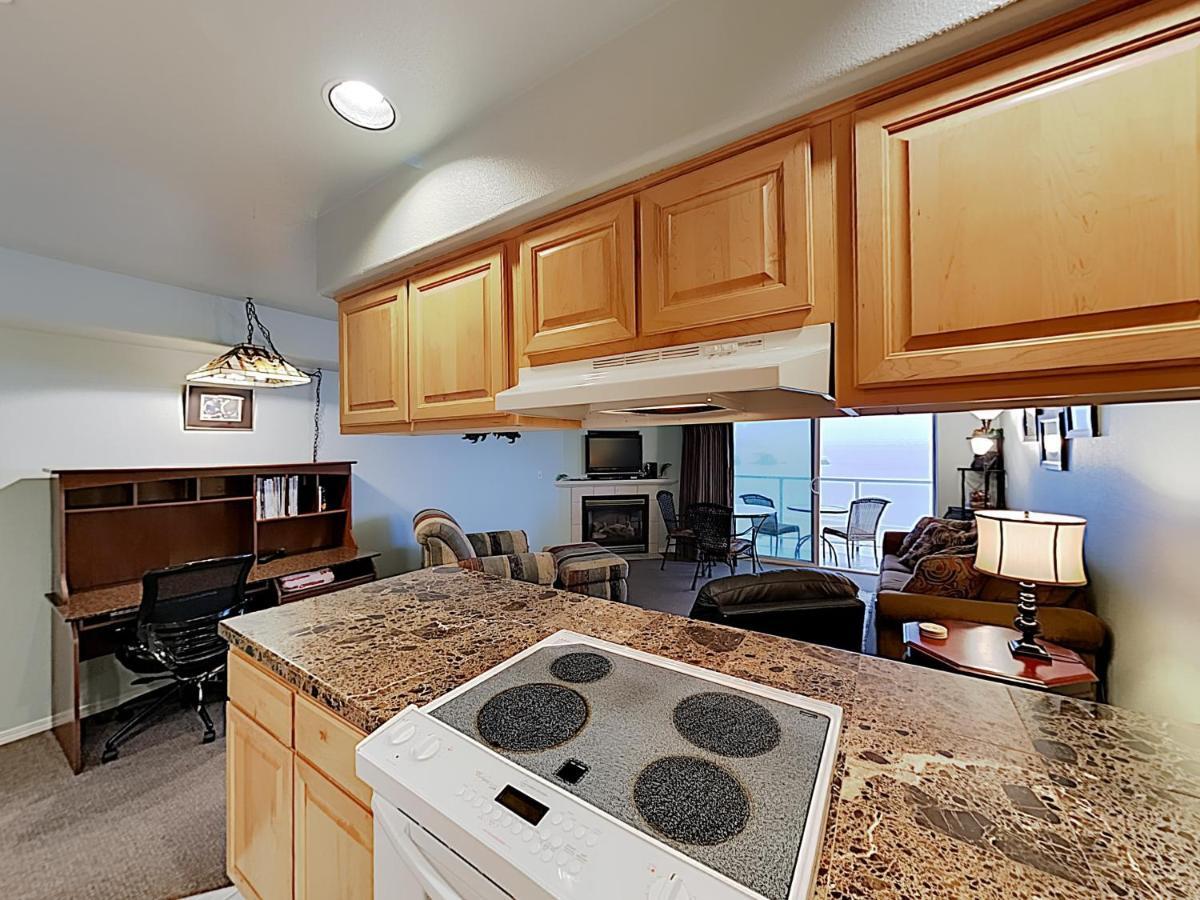 New Listing! Bay-View Beauty With Private Balcony Condo Lincoln City Luaran gambar