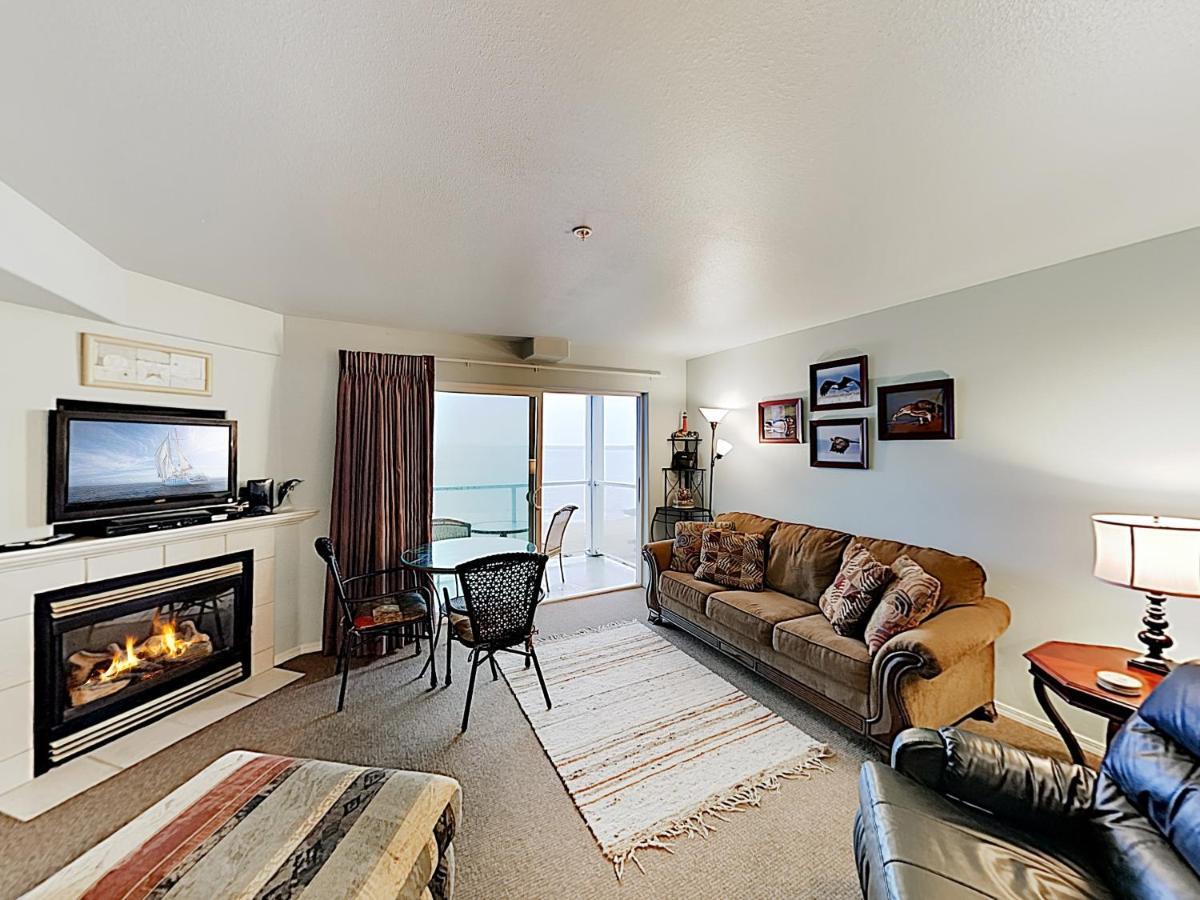 New Listing! Bay-View Beauty With Private Balcony Condo Lincoln City Luaran gambar