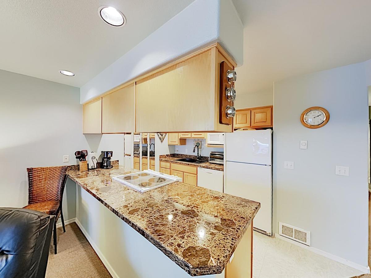 New Listing! Bay-View Beauty With Private Balcony Condo Lincoln City Luaran gambar