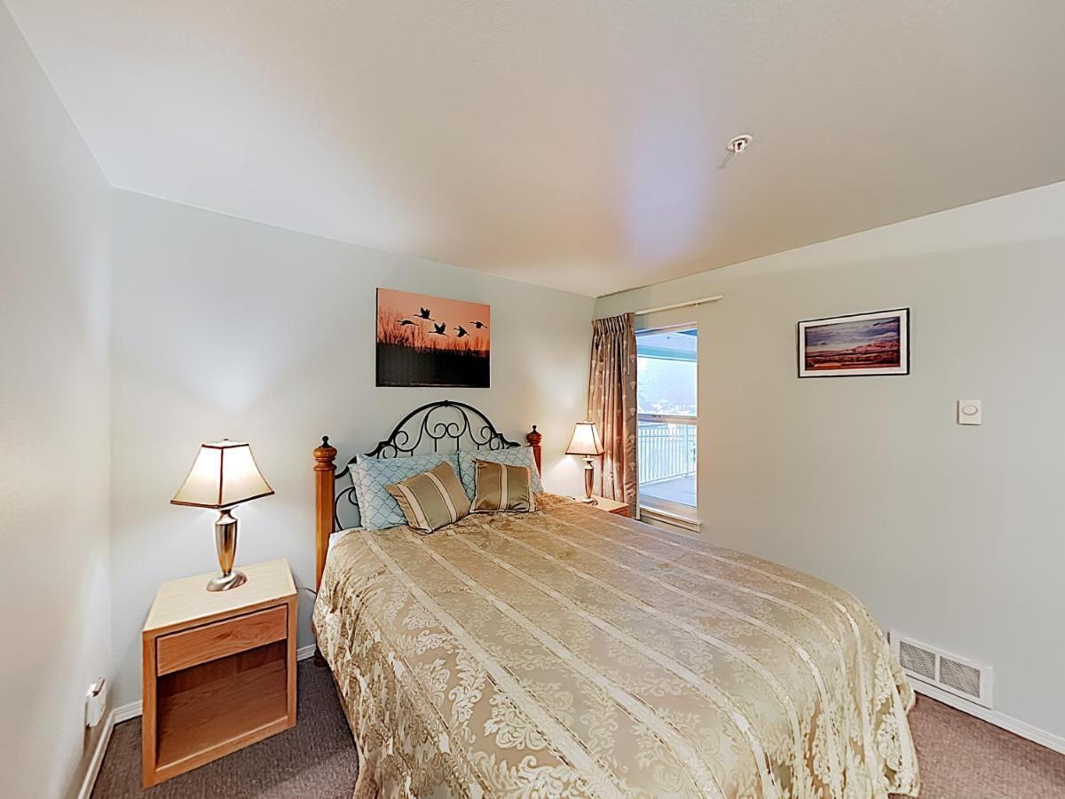 New Listing! Bay-View Beauty With Private Balcony Condo Lincoln City Luaran gambar